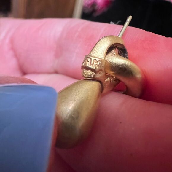 VINTAGE AK GOLDTONE  EARRINGS - Picture 2 of 2